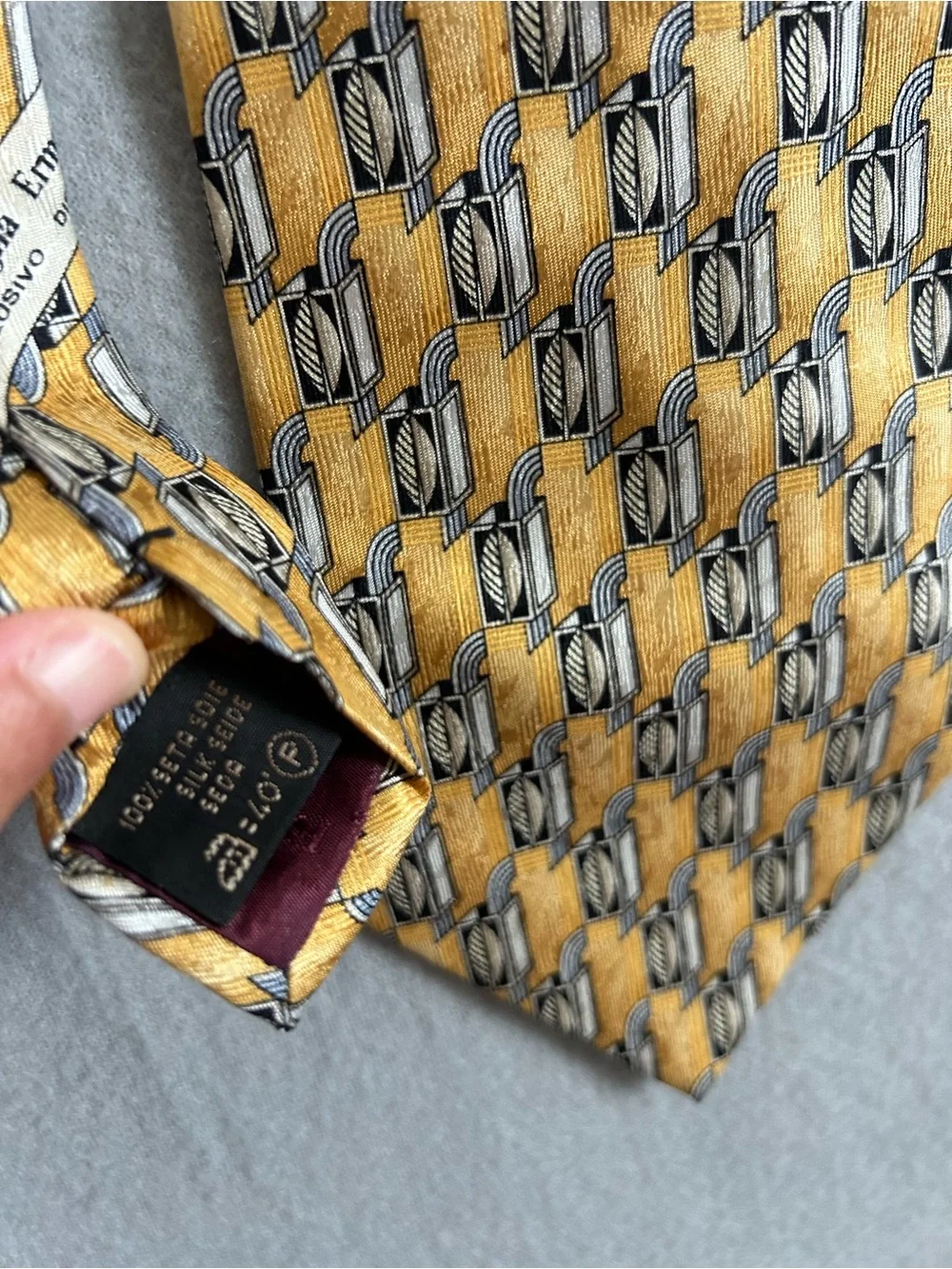 Ermenegildo Zegna Yellow Geometric 100% Silk Smooth Soft Tie